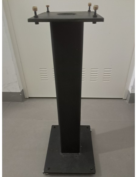 Soportes de hierrro para altavoces de alta fidelidad en Zaragoza, Aragón